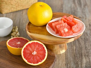 简短的儿童故事_故事《贪吃的小猪》